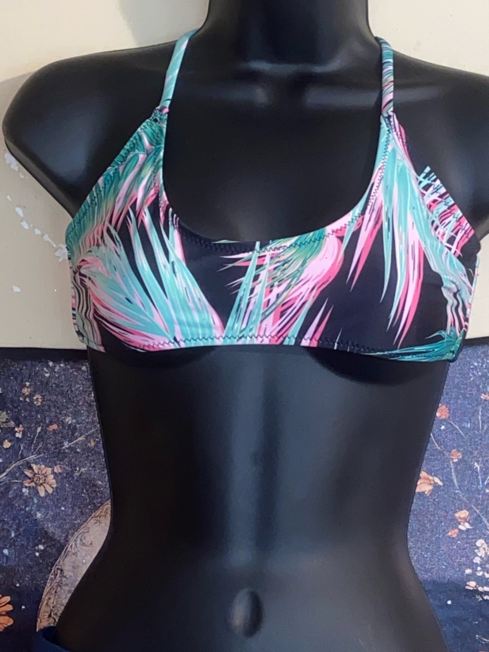 TROPICAL BIKINI TOP Pink Black Green Missguided